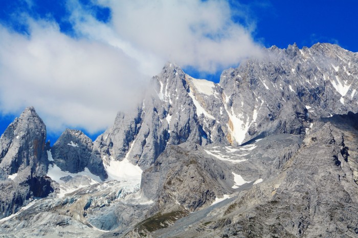 NÚI TUYẾT NGỌC LONG