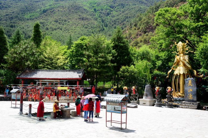 NGỌC THỦY TRẠI VÀ NỮ THẦN THIÊN NHIÊN