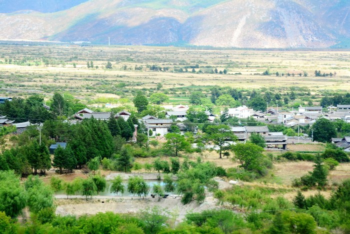 NGỌC THỦY TRẠI VÀ NỮ THẦN THIÊN NHIÊN