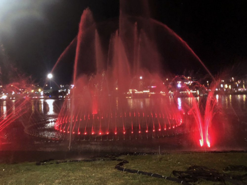 27-1_dalat_dua_dan_nhac_nuoc_vao_phuc_vu_mien_phi_du_khach_tai_ho_xuan_huong_1