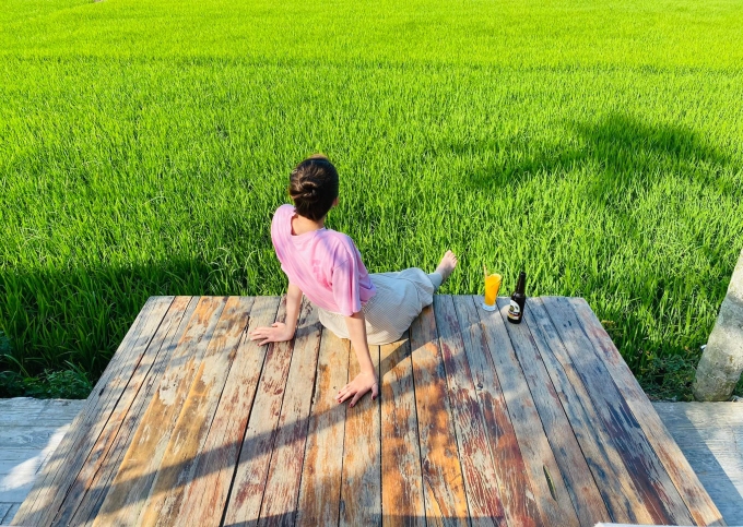 TSTtourist-ba-quan-ca-phe-ngam-dong-lua-o-hoi-an-1