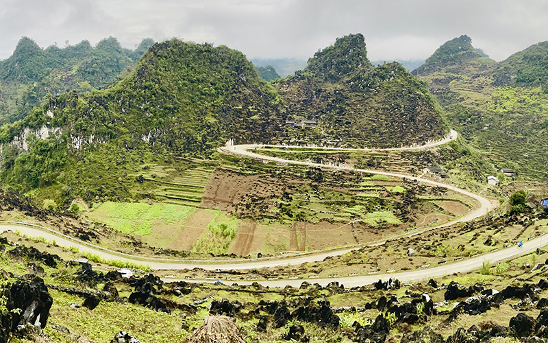 TSTtourist-du-gia-ve-dep-nhung-cung-duong