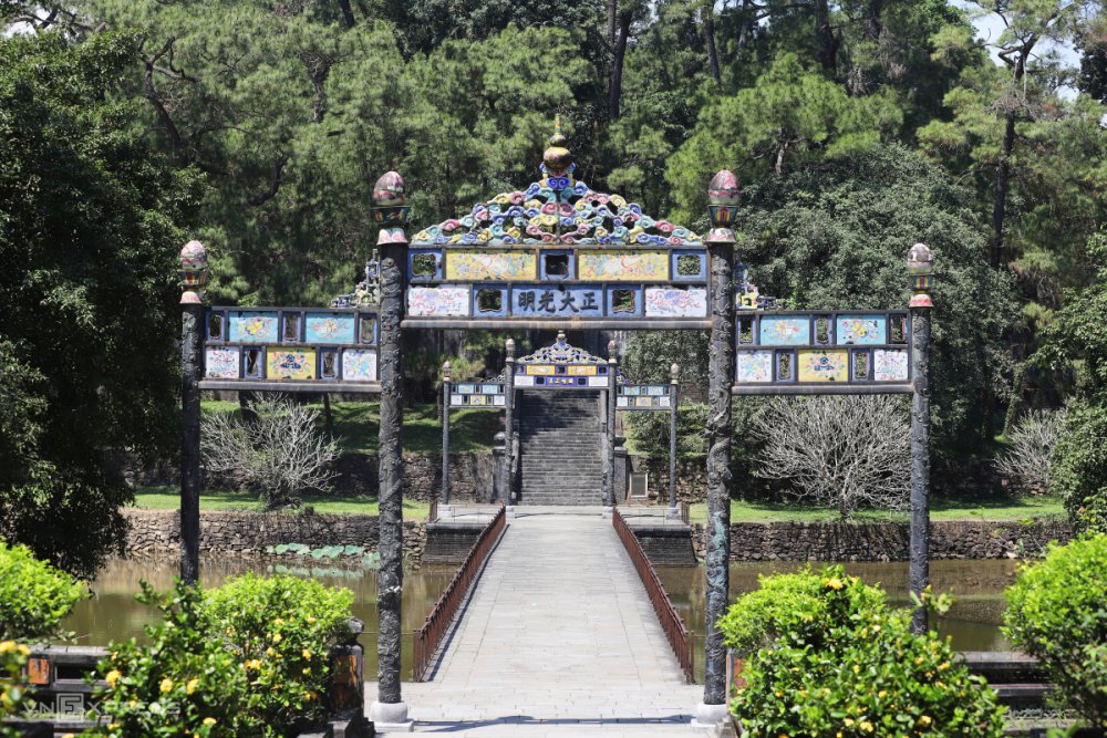 TSTtourist-lang-mo-vi-hoang-de-co-nhieu-con-nhat-su-viet-9