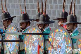 Cận cảnh lễ đổi gác kiểu triều đình Hoàng gia ở Seoul