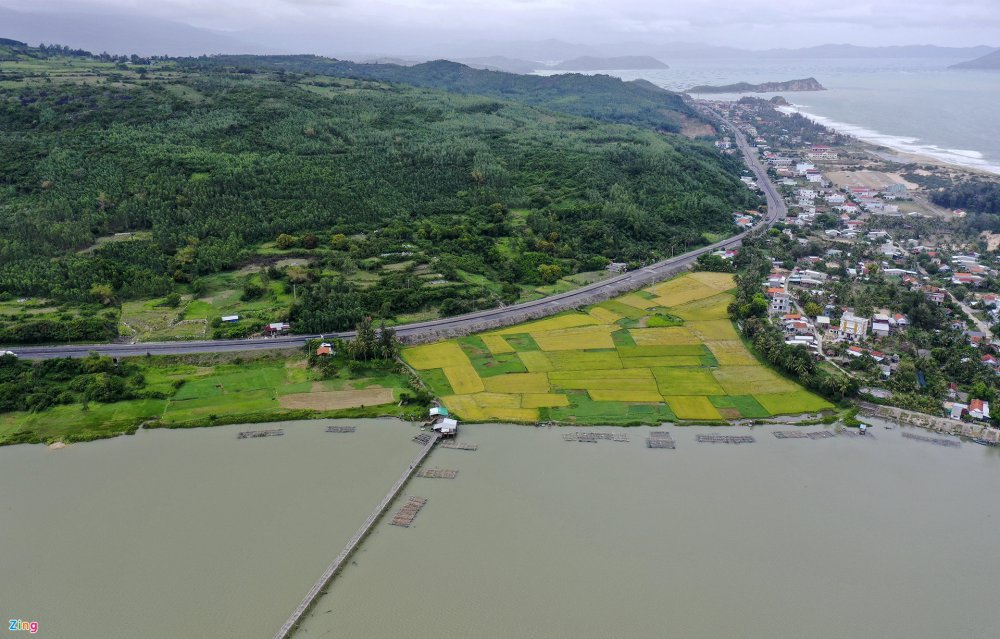 TSTtourist-ve-dep-cau-go-ong-cop-dai-nhat-viet-nam-2