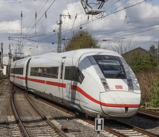 TSTtourist-duc-va-phap-dat-thoa-thuan-cho-hanh-trinh-cao-toc-berlinparis-1