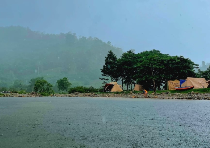 TSTtouristcam-trai-duoi-mua-ngay-nghi-le-1