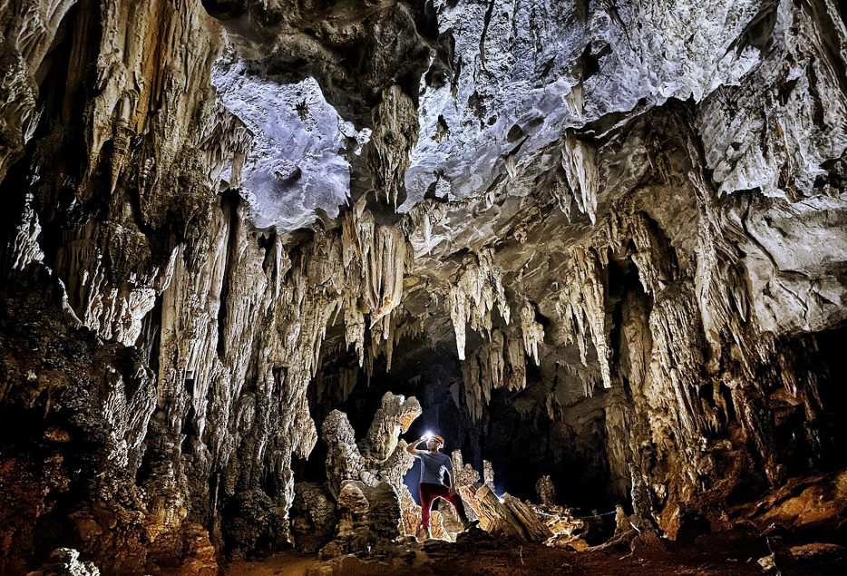 TSTtourist-so-soc-roi-cam-xuc-dang-trao-khi-chinh-phuc-hang-tien-1