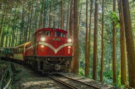 Đường tàu qua núi hơn 100 năm tuổi tại Đài Loan