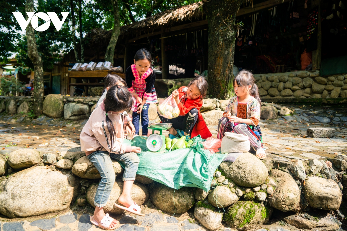 TSTtourist-sin-suoi-ho-ban-du-lich-cong-dong-nguyen-so-va-yen-binh-15