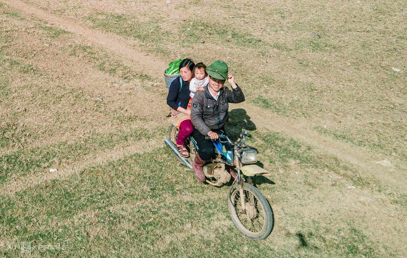 TSTtourist-hang-tau-nguyen-thuy-o-moc-chau-6