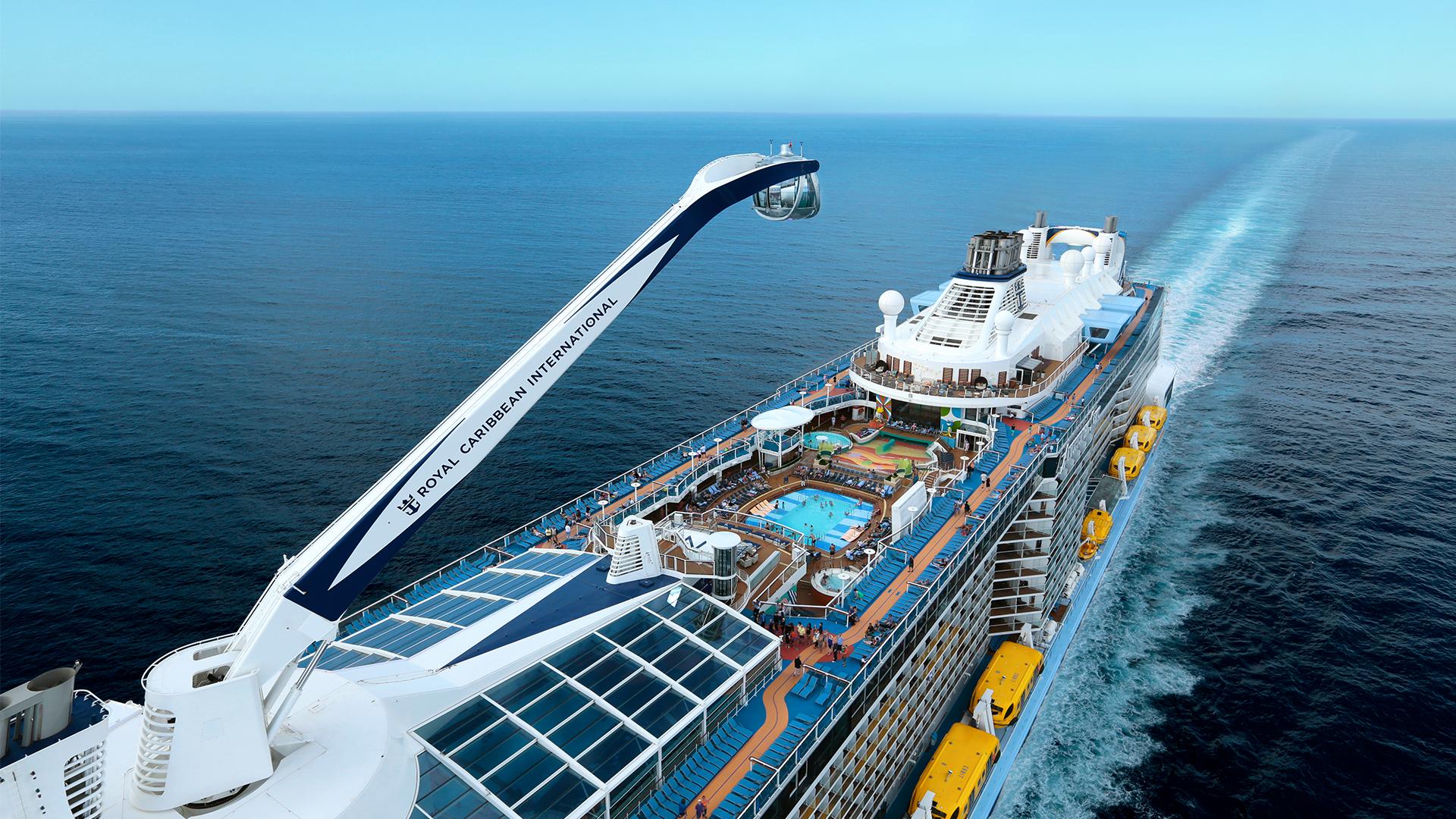 Spectrum of the Seas là siêu du thuyền đầu tiên mà hãng Royal Caribbean hướng đến thị trường khách hàng Châu Á, cũng là du thuyền 5 sao lớn nhất châu Á hiện tại