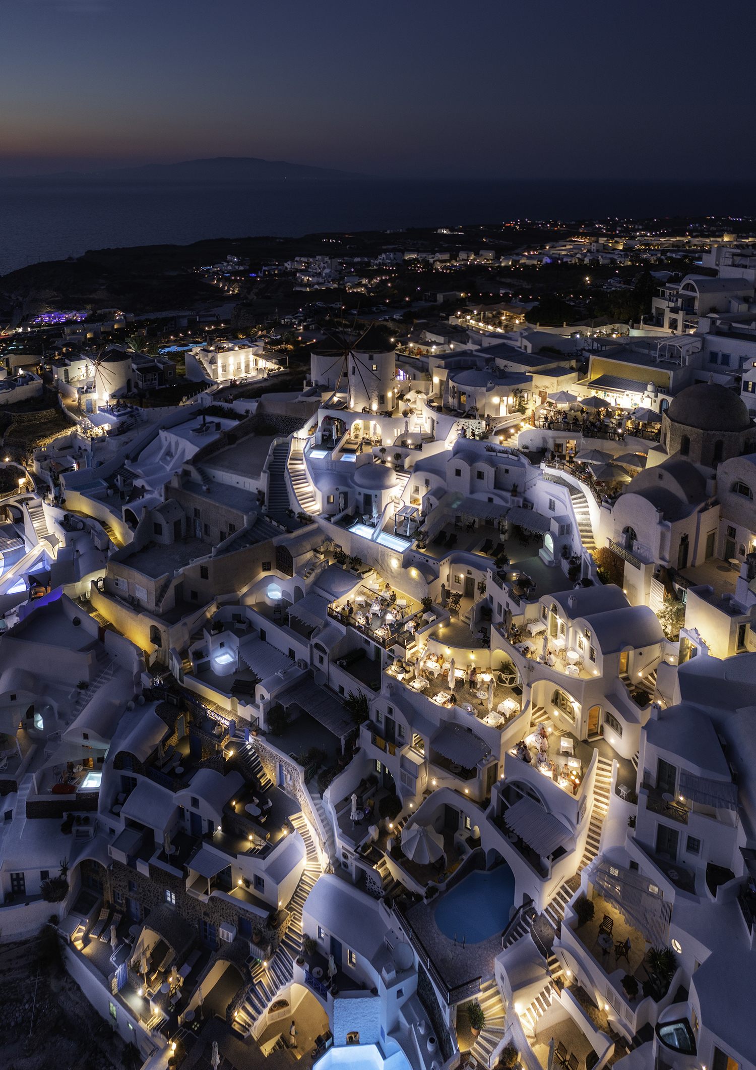 TSTtourist-ve-binh-yen-hiem-thay-cua-dao-santorini-6