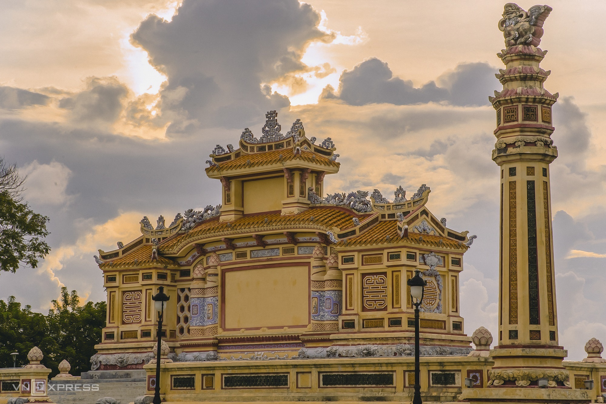 TSTtourist-xu-hue-tram-tu-9