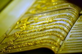 Đi du lịch có nên mua vàng?