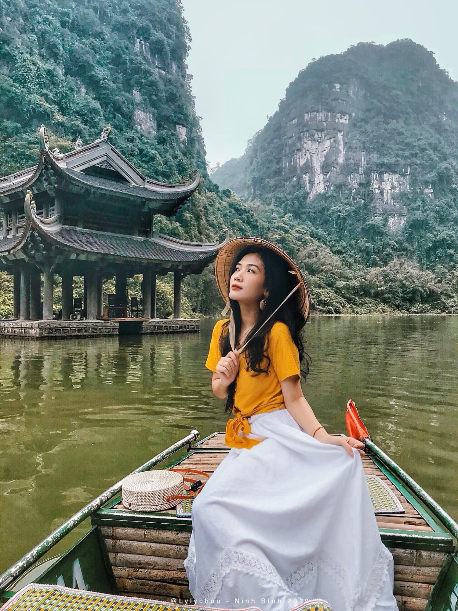 Hành cung Vũ Lâm diễm lệ tựa bài thơ