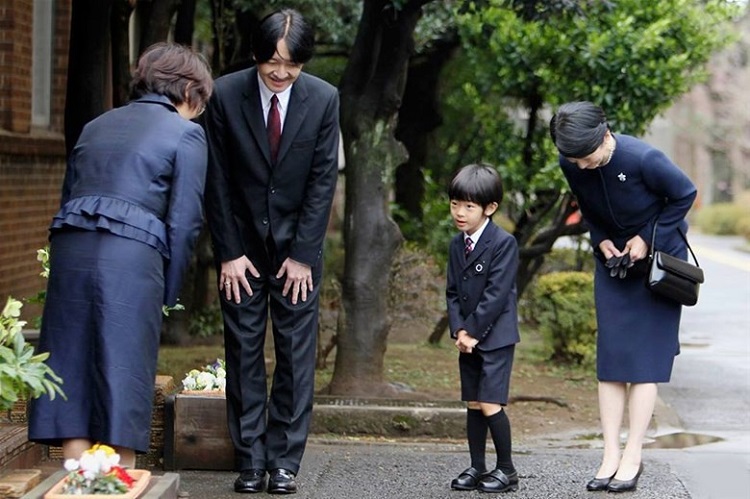 nguyen-tac-ung-xu-khi-den-Nhat-Ban-1