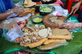 Mẹt bánh mì gốc Bắc hơn 70 năm trên vỉa hè Sài Gòn