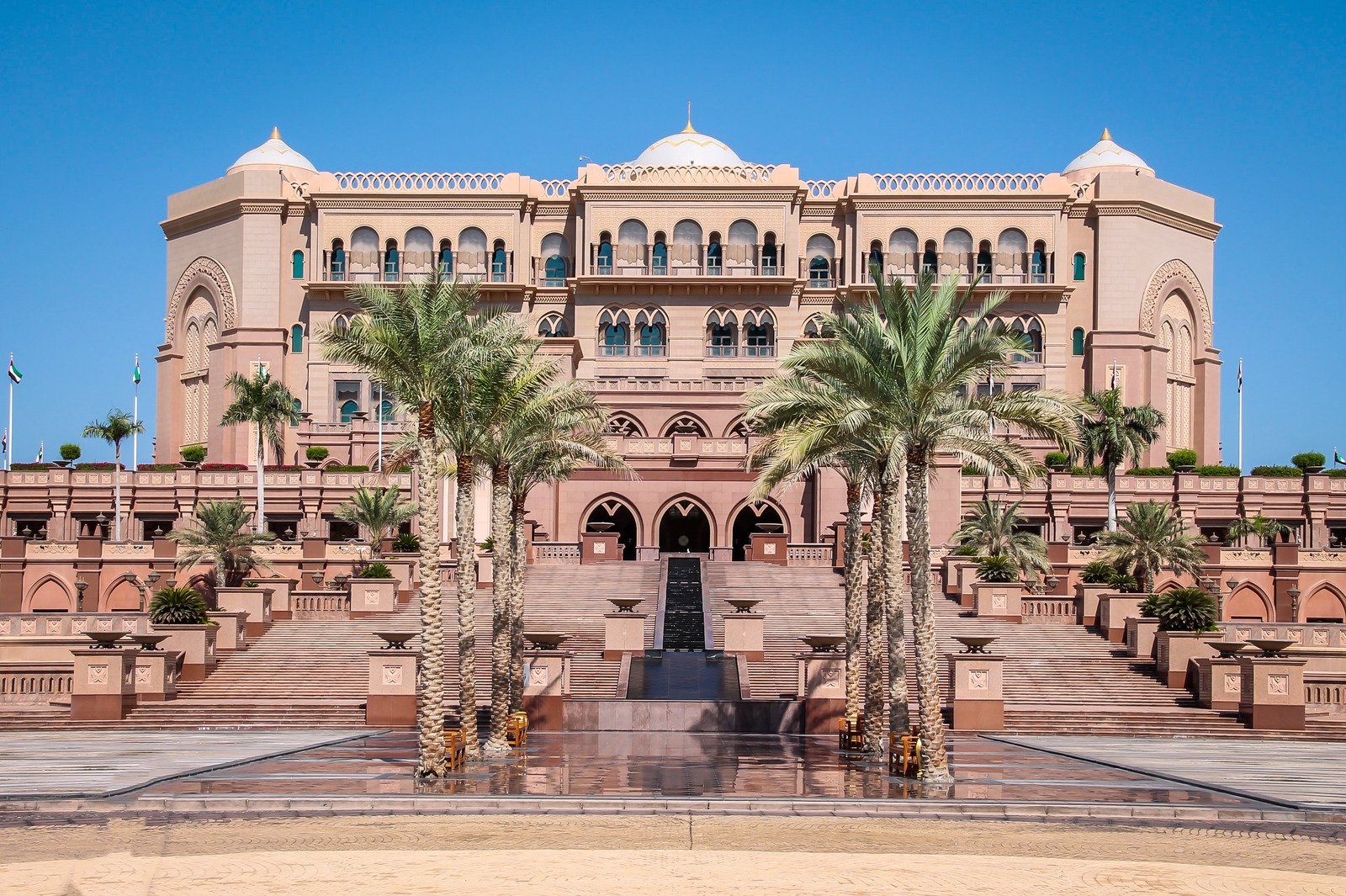  Emirates Palace - một trong những đại công trình “siêu thực” ở Dubai