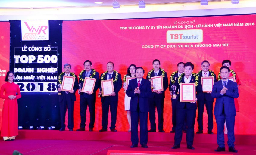 Top-10-Cong-ty-Uy-tin-nganh-Du-lich-Lu-hanh-Viet-Nam-2018-TST-tourist-1