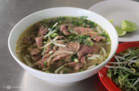 Quán bún bò Huế 'không tiết' đông khách mỗi ngày