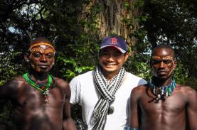 Du khách Việt xem lễ trưởng thành của bộ tộc châu Phi