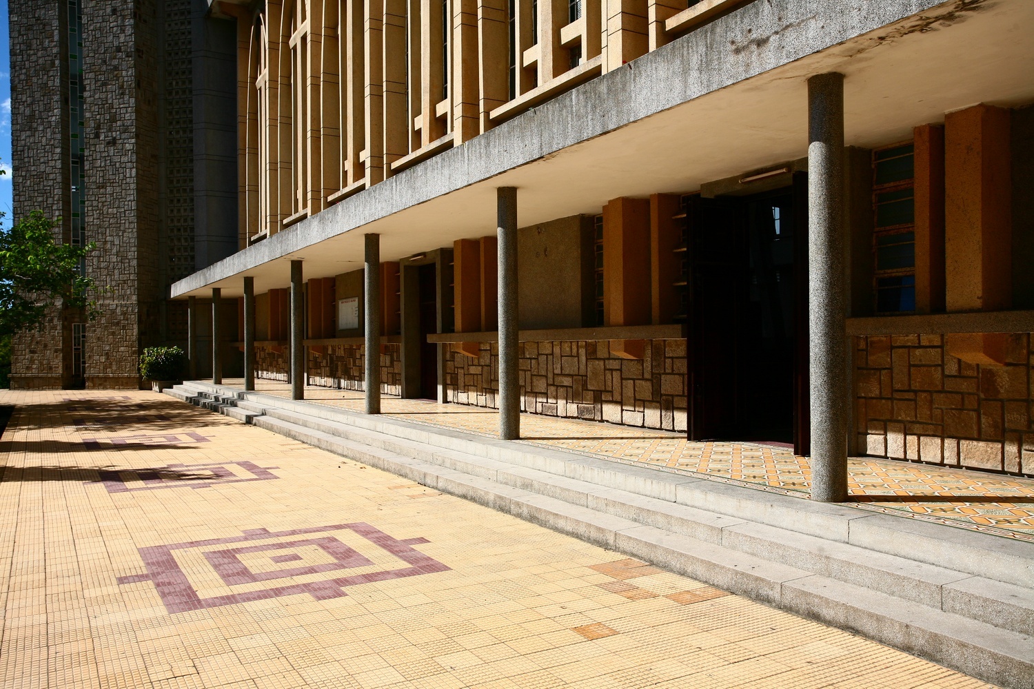 TSTtourist-net-doc-dao-cua-nha-tho-phu-cam-6