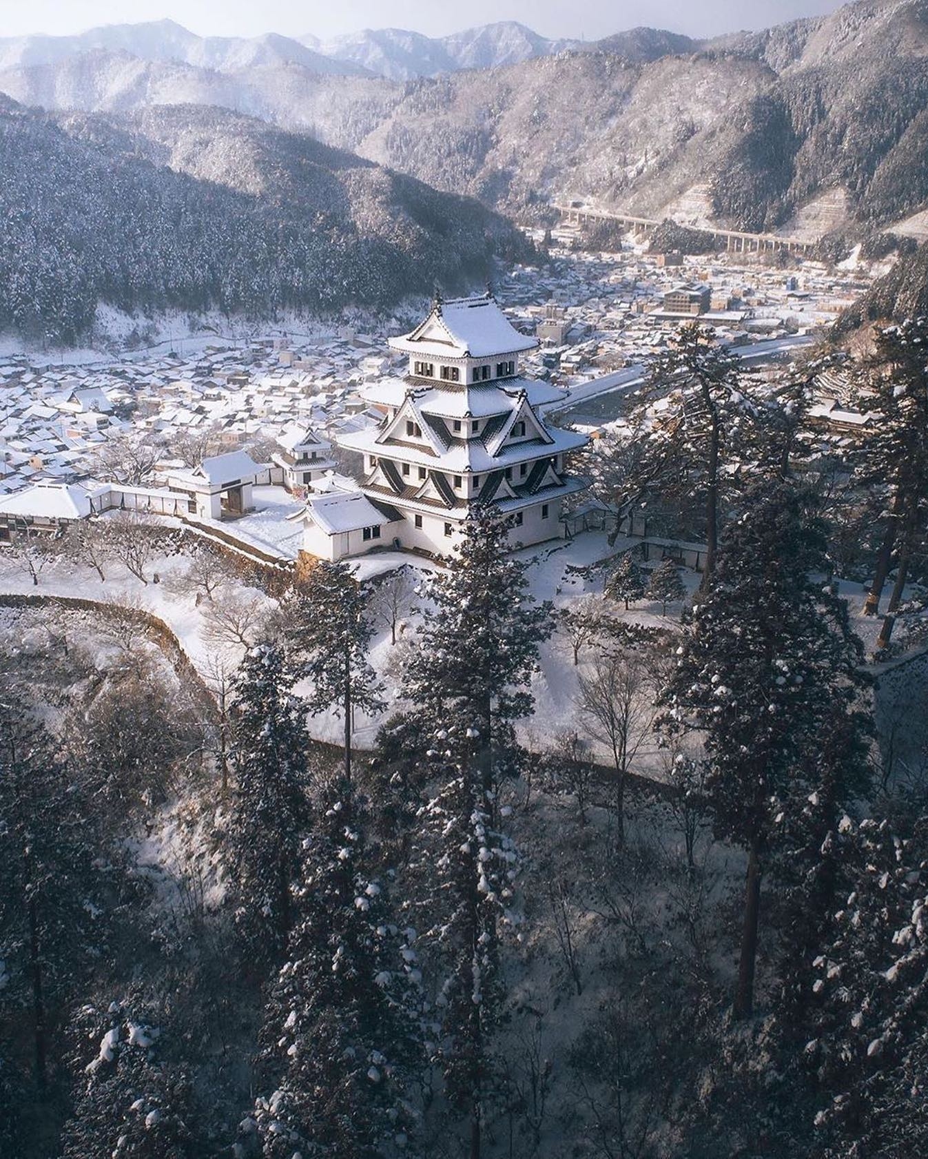 TSTtourist-toa-thanh-tren-may-o-nhat-ban-8