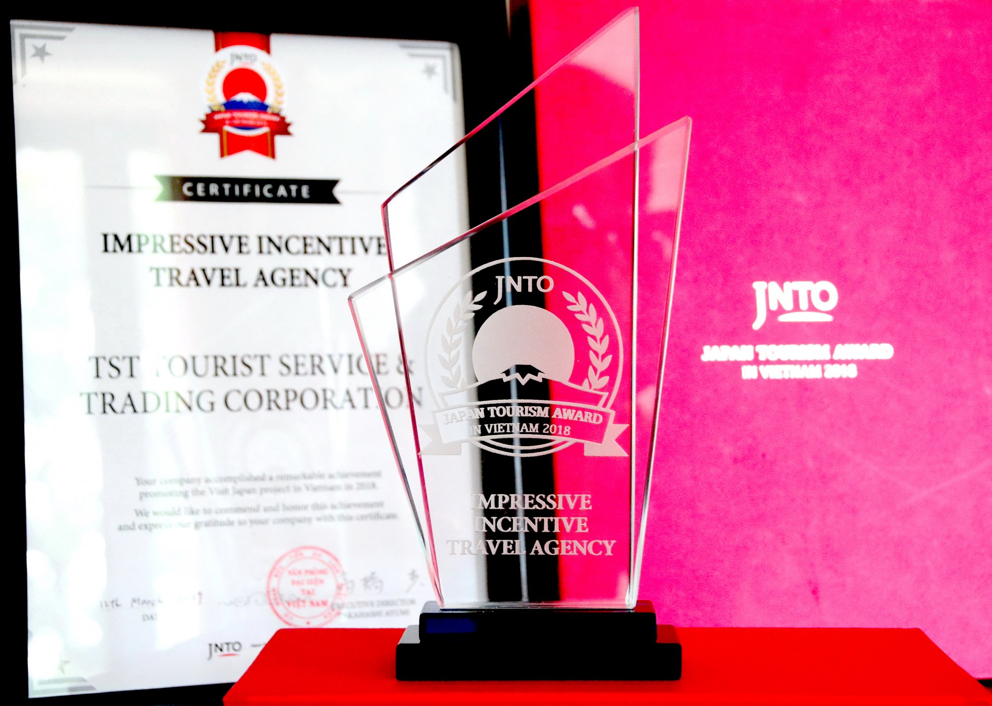 3_-_TST_tourist_vinh_du_2_nam_lien_tiep_dat_giai_Impressive_Incentive_Travel_Agency