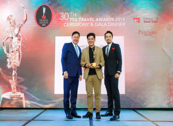 TST tourist receives prize TTG Travel Awards 2019